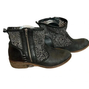 Muse & Cloud Ainhoa Ankle Bootie Size 40/US 9-9.5